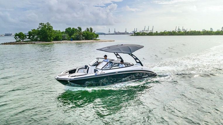 Private Boat Tour in Miami - Miami On The Water Tour