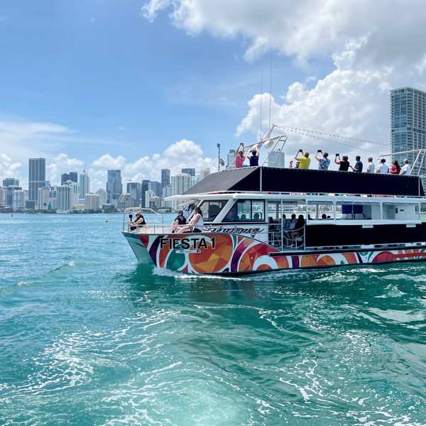 Boat Tour in Miami - Miami Boat Tour - Miami on the Water