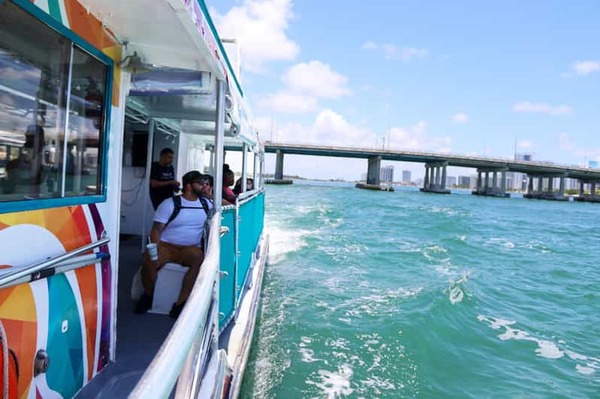 Miami Celebrity Homes Boat Tour - Miami On The Water Tours