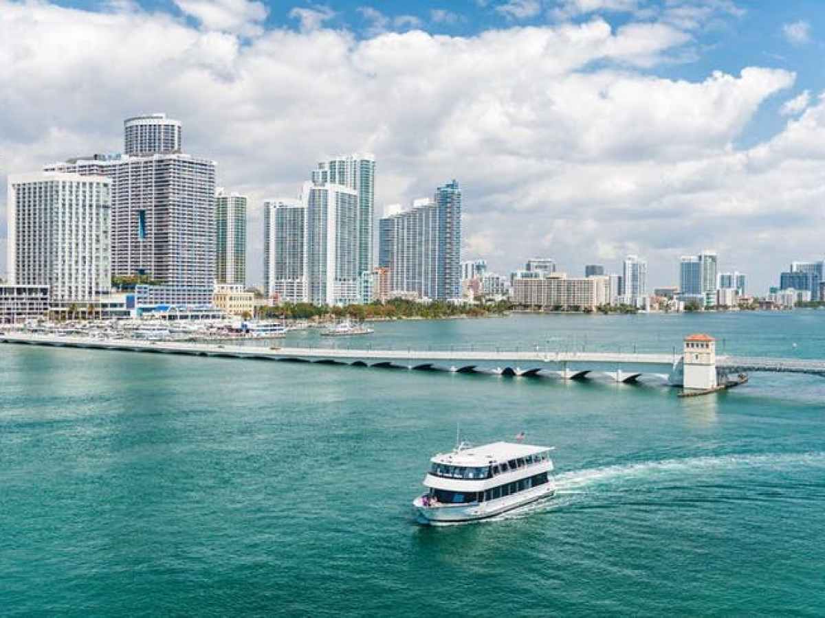 Miami Boat Tour in Miami - Miami On The Water