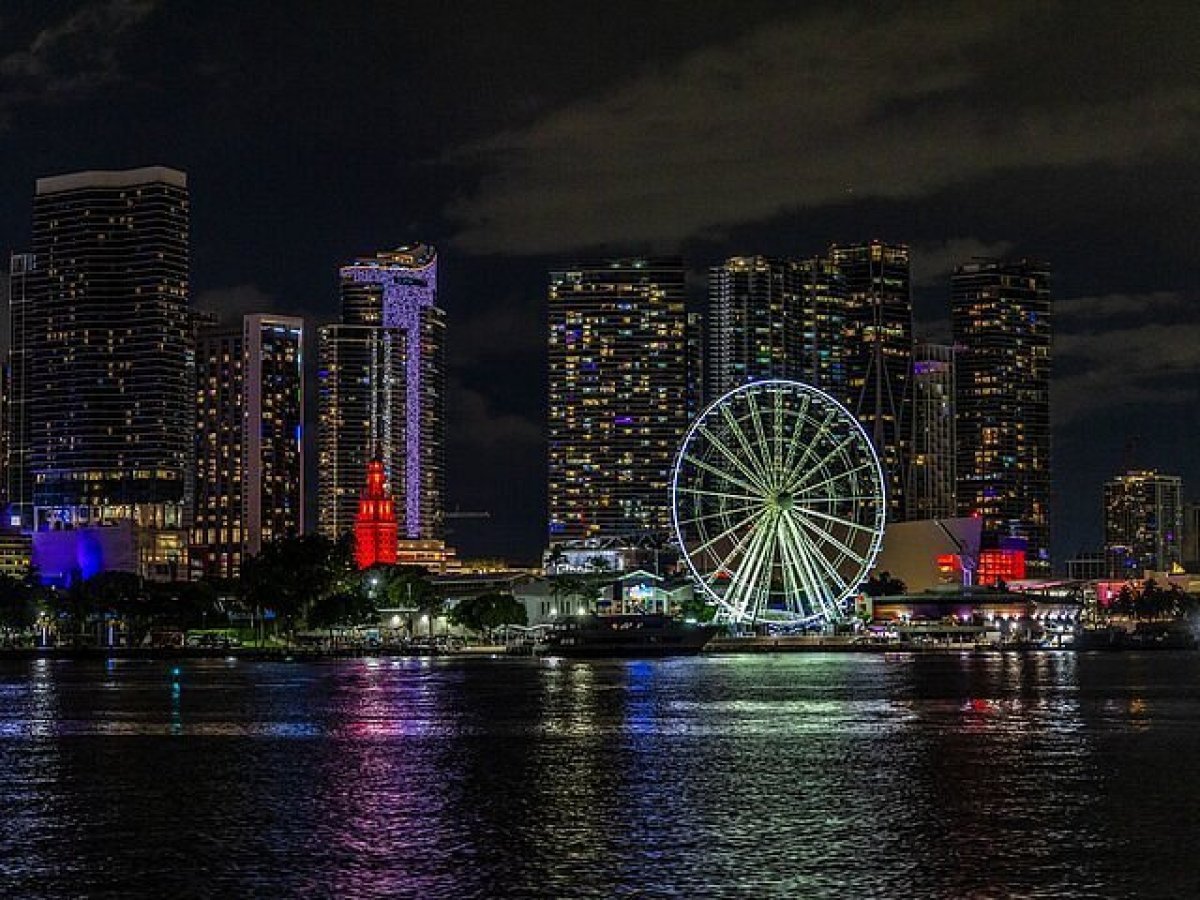Night Cruises in Miami - Miami On The Water