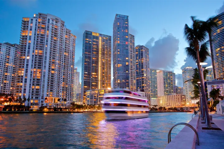 Night Cruises in Miami - Miami On The Water