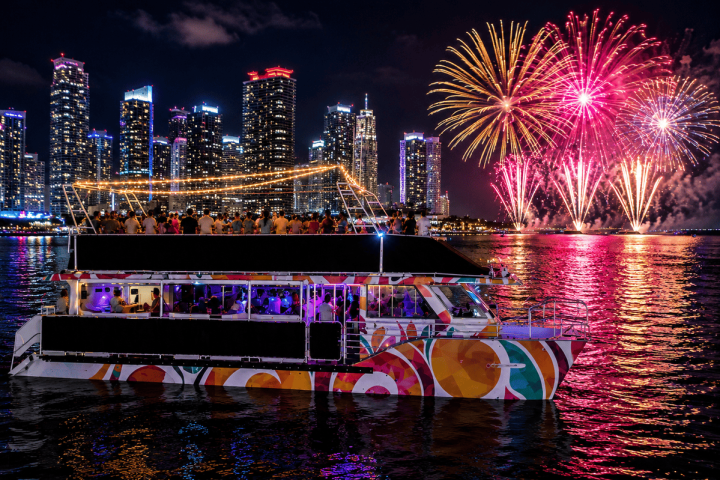 Miami 4th of July Fireworks Cruise with Drinks - Miami Sightseeing Cruises