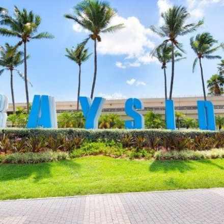 Bayside Marketplace Parking in Miami